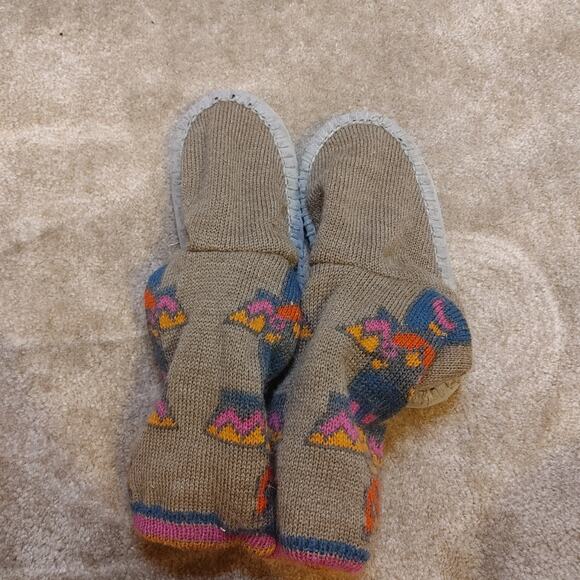 Eddie Bauer Slippers SIze Small / Medium Aztec Print Soft Rubber Bottom S/M NWOT - Picture 7 of 10